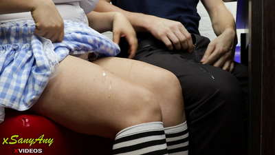 Mladá školačka si ho honí se spolužačkou na domácí úkoly-xsanyAny